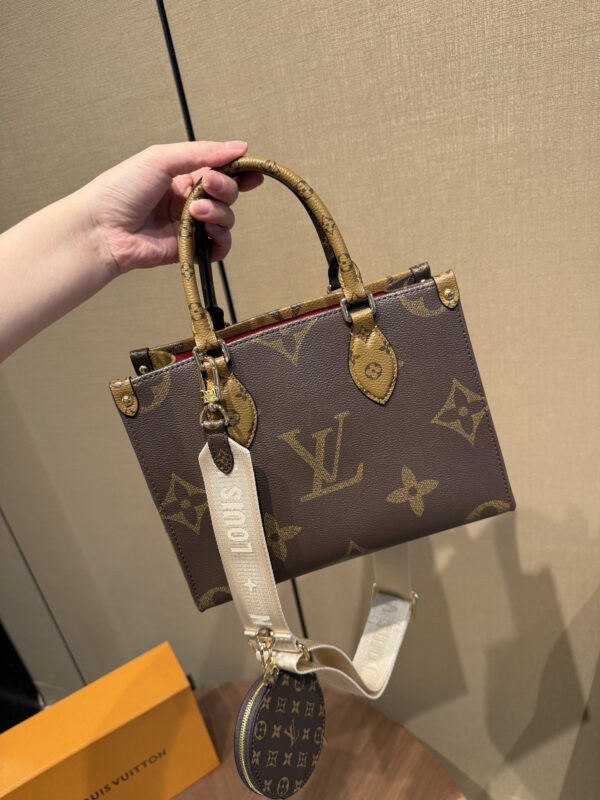 Authentic LOUIS VUITTON Monogram Giant On the Go PM M46373 Bag - Image 3