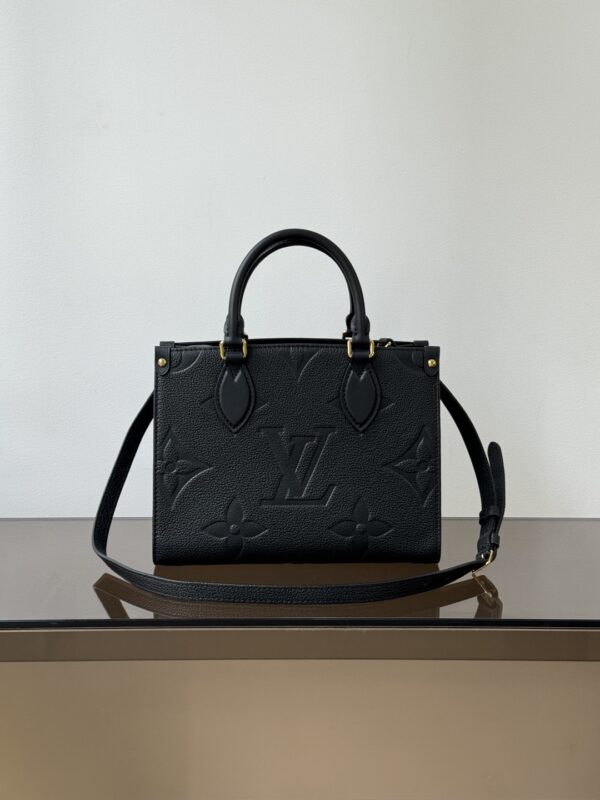 LOUIS VUITTON OntheGo PM Shoulder Handbag M45653 Monogram leather Black Size: 25×19×11.5CM - Image 2