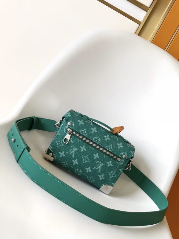 LOUIS VUITTON M12686 Monogram Heritage Pharrell Williams Seoul Trunk Bag Box - Image 2