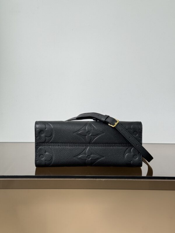 LOUIS VUITTON OntheGo PM Shoulder Handbag M45653 Monogram leather Black Size: 25×19×11.5CM - Image 5