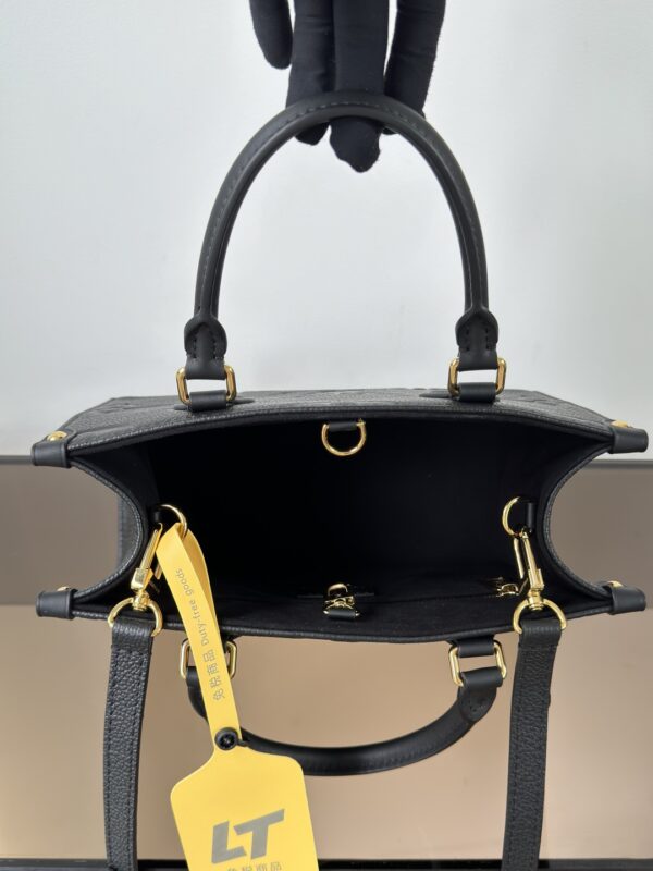 LOUIS VUITTON OntheGo PM Shoulder Handbag M45653 Monogram leather Black Size: 25×19×11.5CM - Image 8