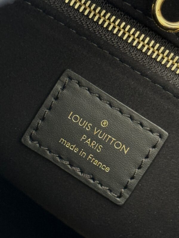 LOUIS VUITTON OntheGo PM Shoulder Handbag M45653 Monogram leather Black Size: 25×19×11.5CM - Image 9