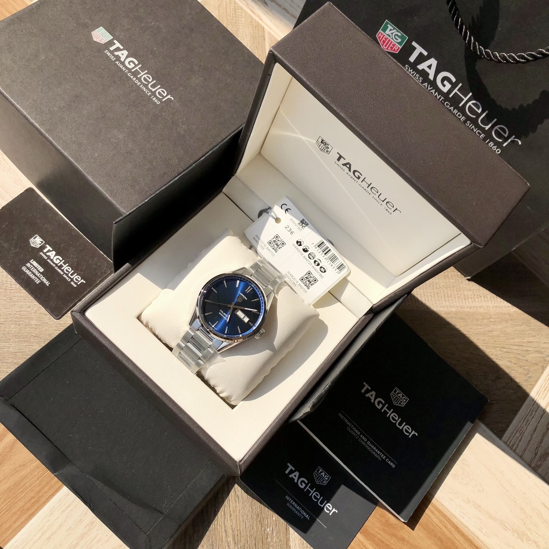 TAG Heuer Carrera WAR201E Blue Dial Used Men s Watch