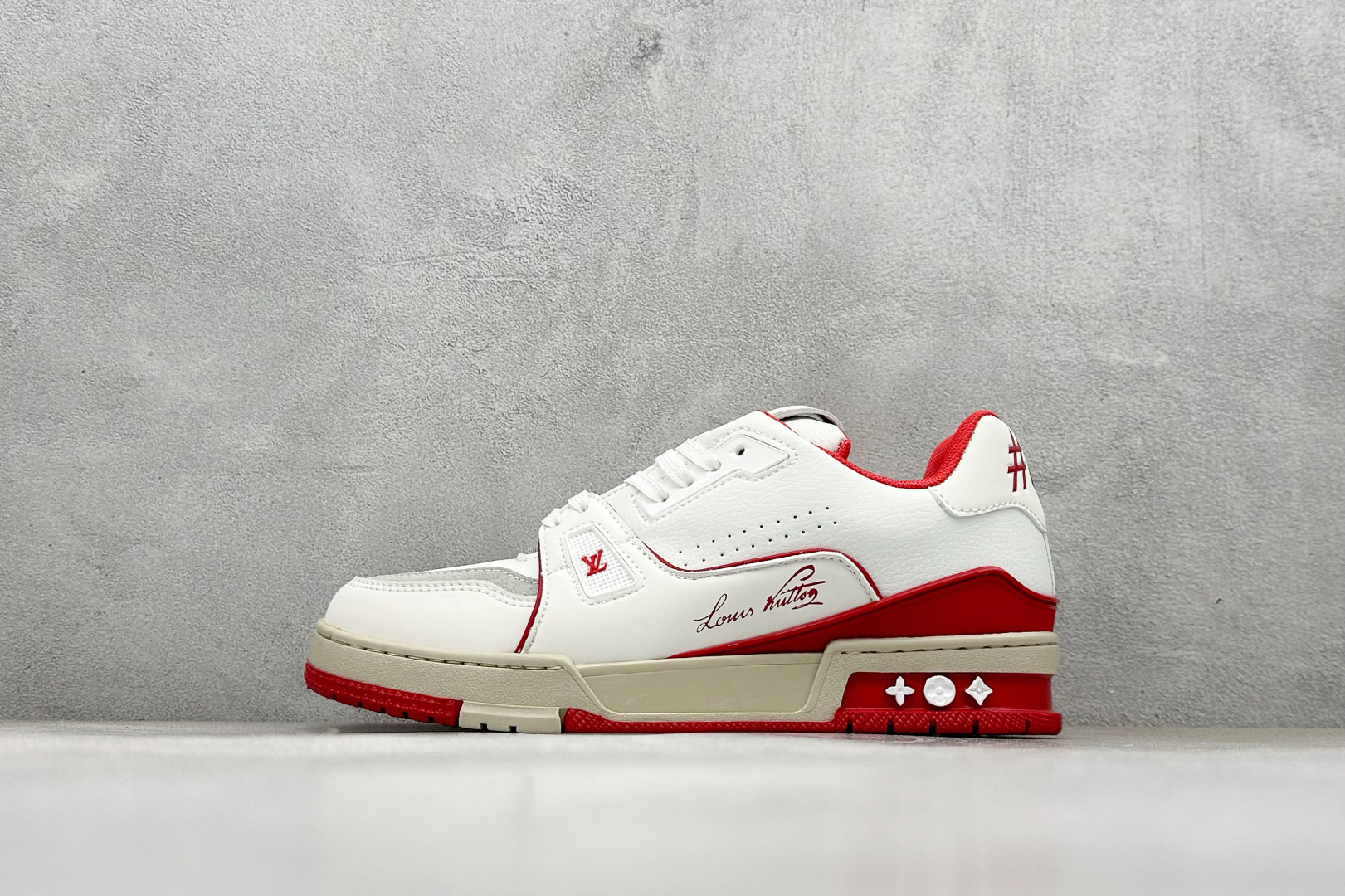 Louis Vuitton Trainer Low Sneaker  Men's and Women Trainer Sneaker