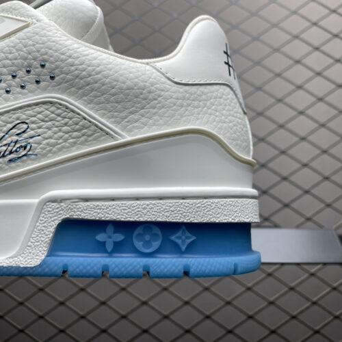 Louis Vuitton Trainer  Men's and Women Trainer Sneaker - Image 3