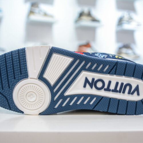 Louis Vuitton Trainer  Men's and Women Trainer Sneaker - Image 5