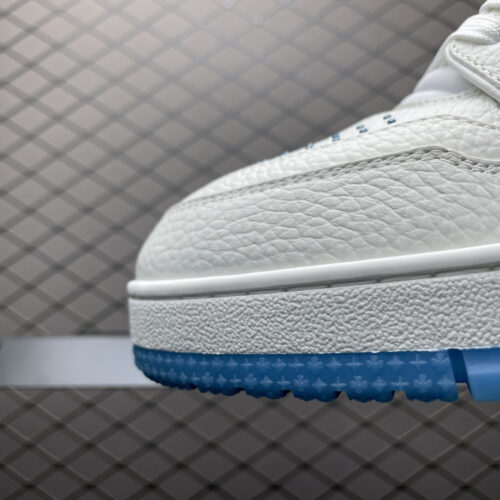 Louis Vuitton Trainer  Men's and Women Trainer Sneaker - Image 5