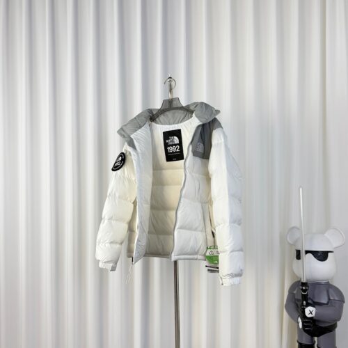 The North Face 1992 Thick Velvet Down Jacket - Image 6