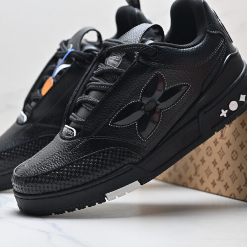 Louis vuitton Men's and Women Trainer Sneaker - Image 8