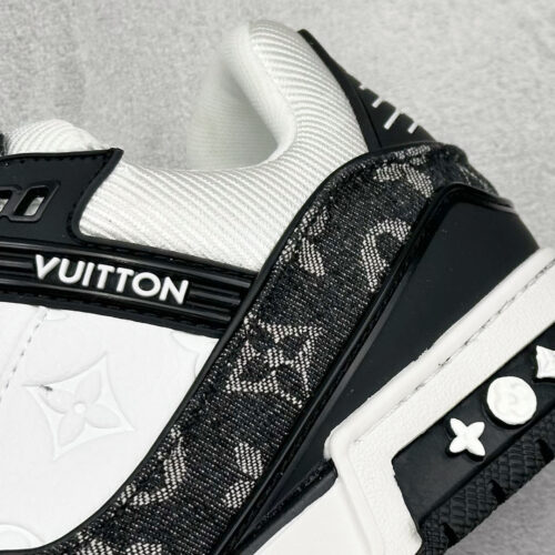 Louis Vuitton Trainer Low Sneaker Men's and Women Trainer Sneaker - Image 9