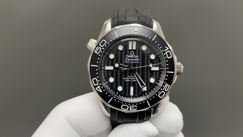 0 (1) Omega Seamaster Diver 300m 210.32.42.20.01.001 Black Dial Rubber Strap Watch - Image 1