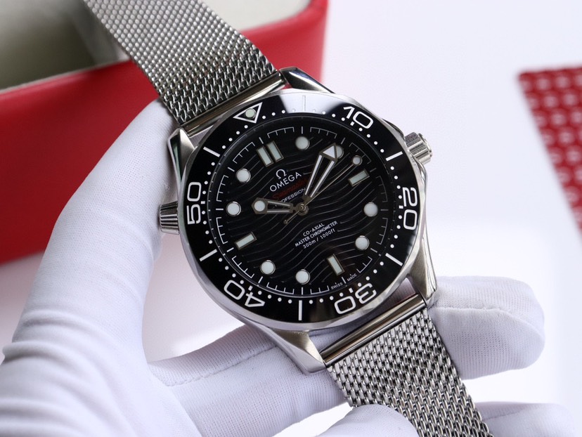 OMEGA Seamaster Series Black 300m Diving Men's Watch 210.30.42.20.01.010