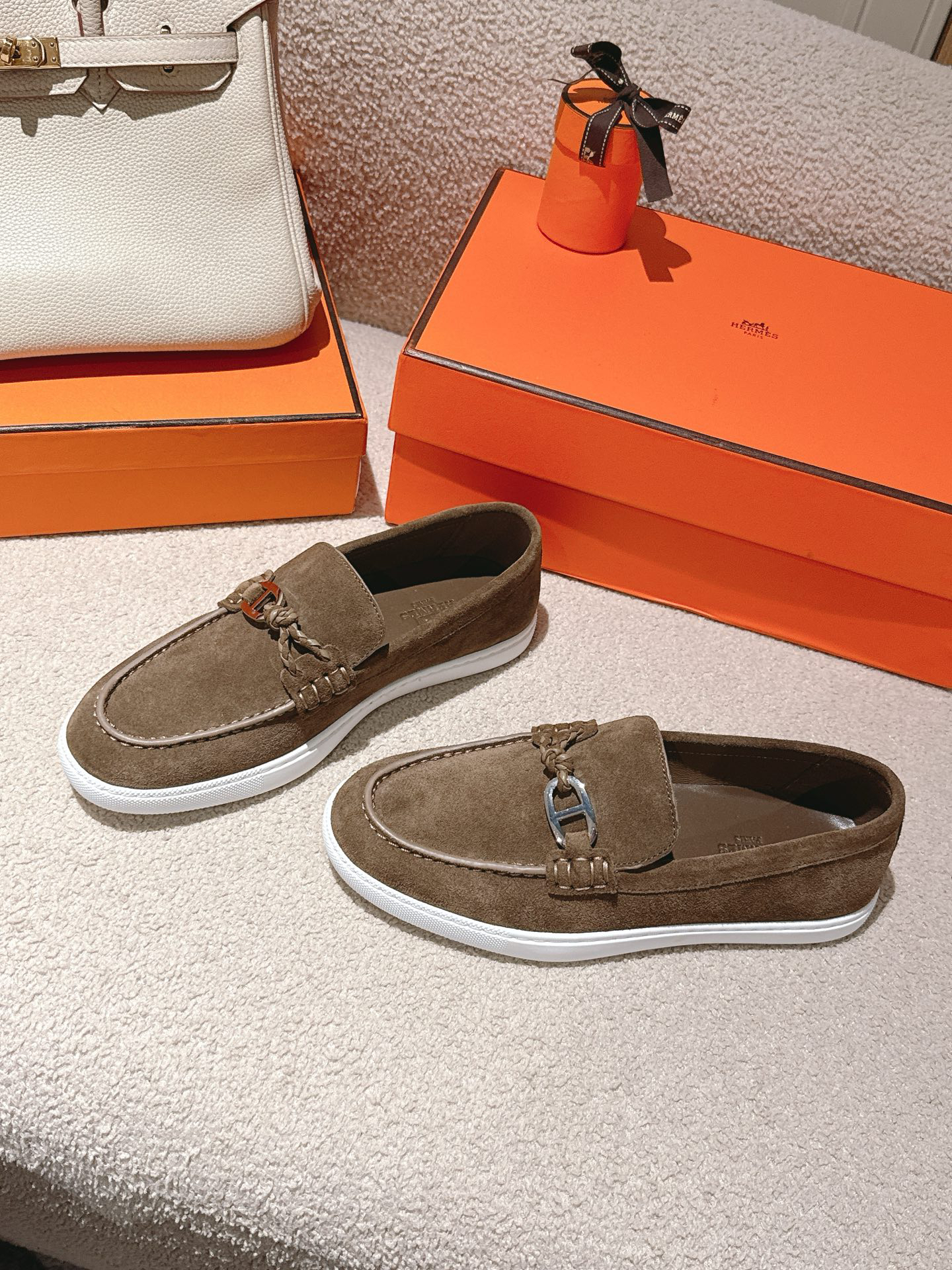 0 (1) Hermes Lgnacio Men's Women's Brown Casual Shoes - Image 1