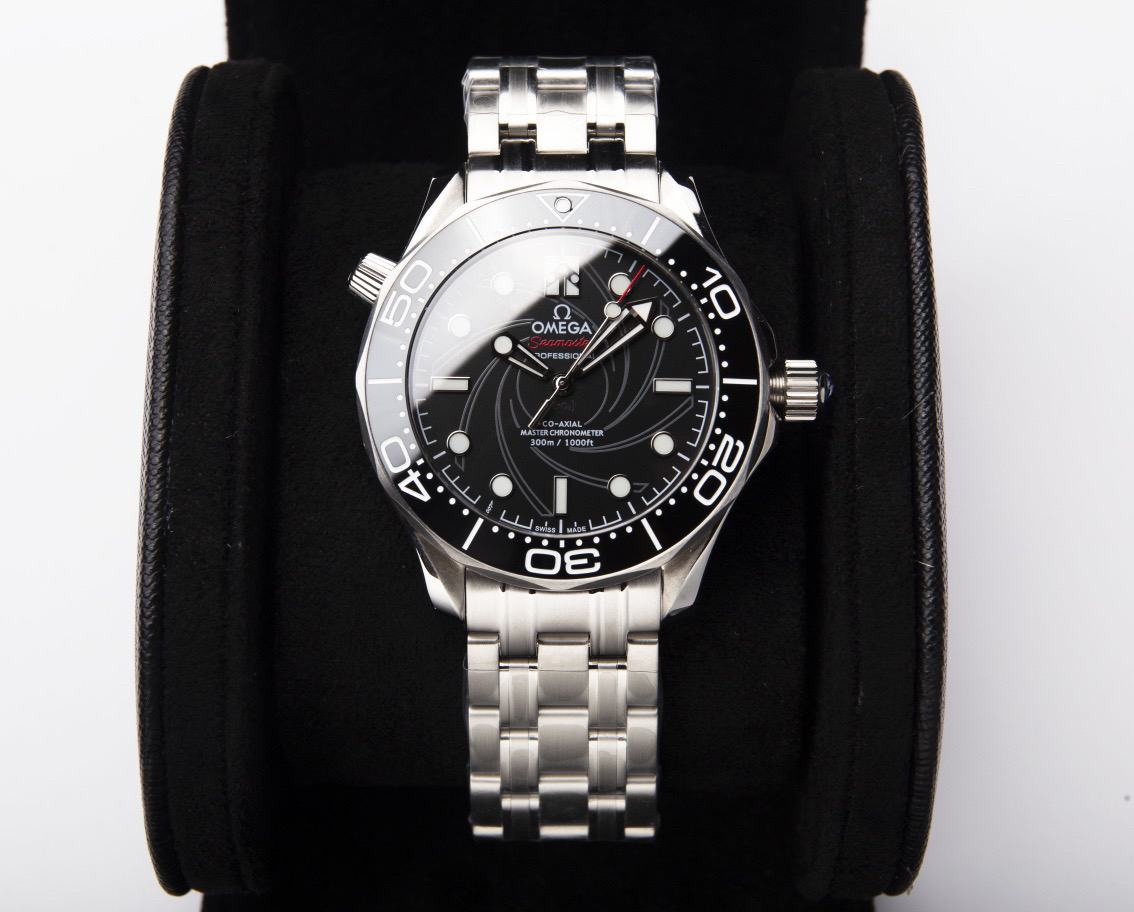 OMEGA Seamaster Series Black 300m Diving Men's Watch 210.22.42.20.01.003