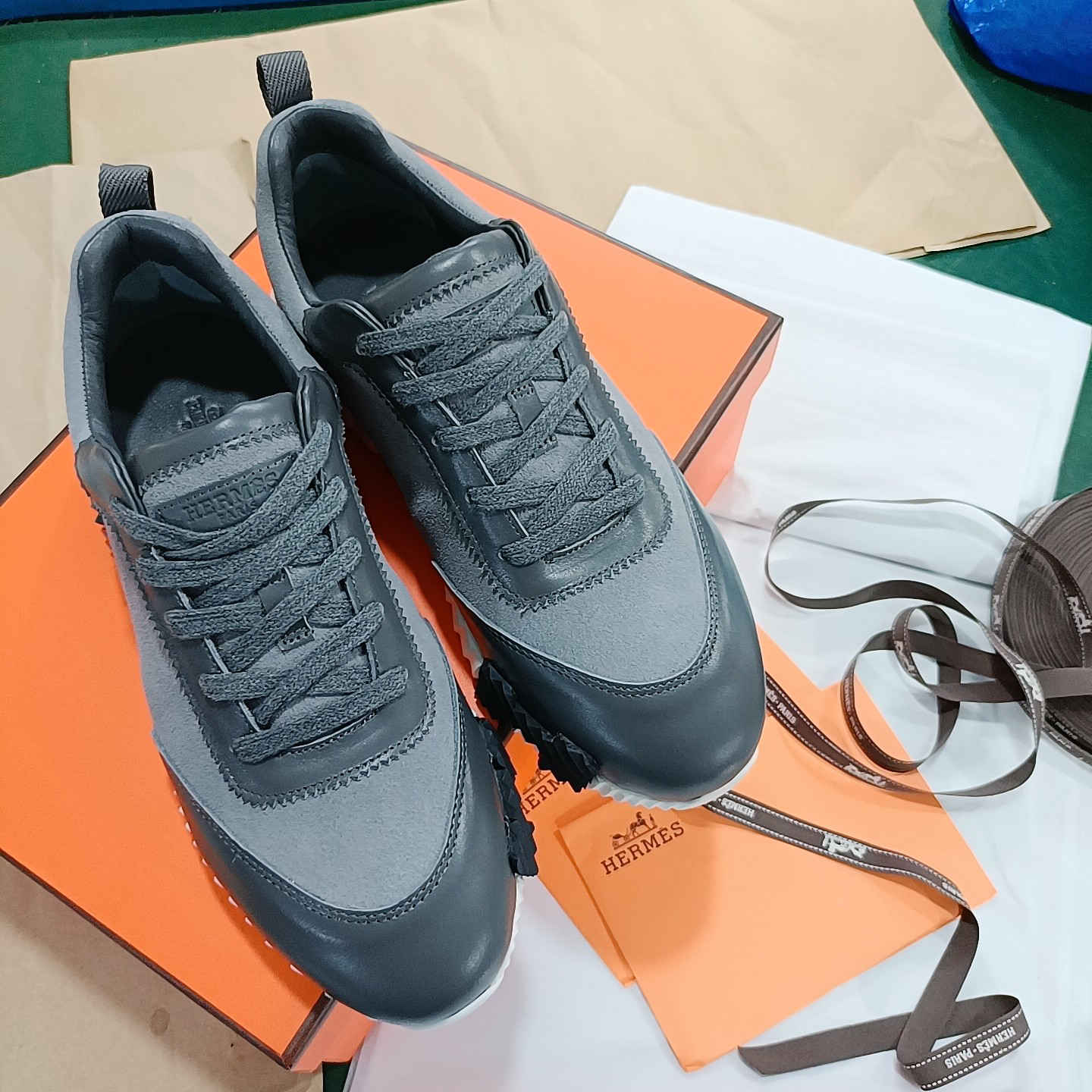 0 Hermes Bouncing Men's Women's Sneakers Shoes - Image 1