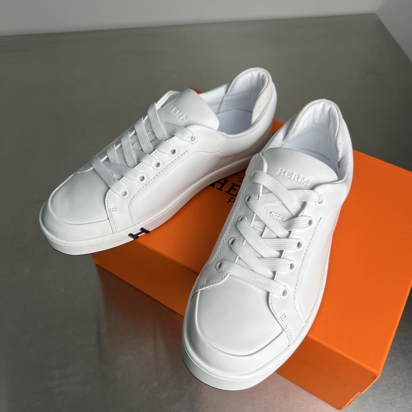10 Hermes Kiddy Men's White Casual Shoes - Image 1