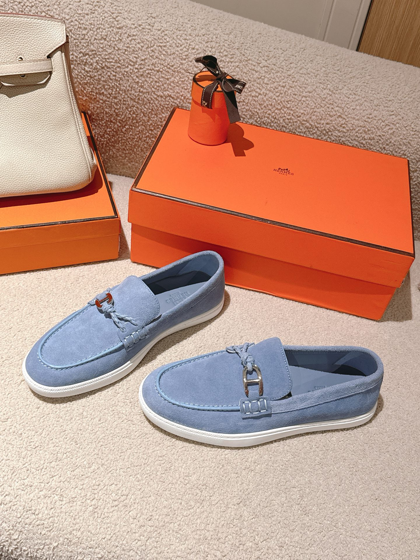 18 Hermes Lgnacio Men's Women's Light Blue Casual Shoes - Image 1