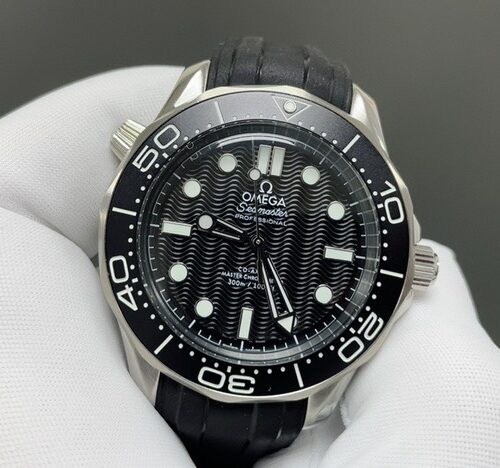 Omega Seamaster Diver 300m 210.32.42.20.01.001 Black Dial Rubber Strap Watch - Image 3