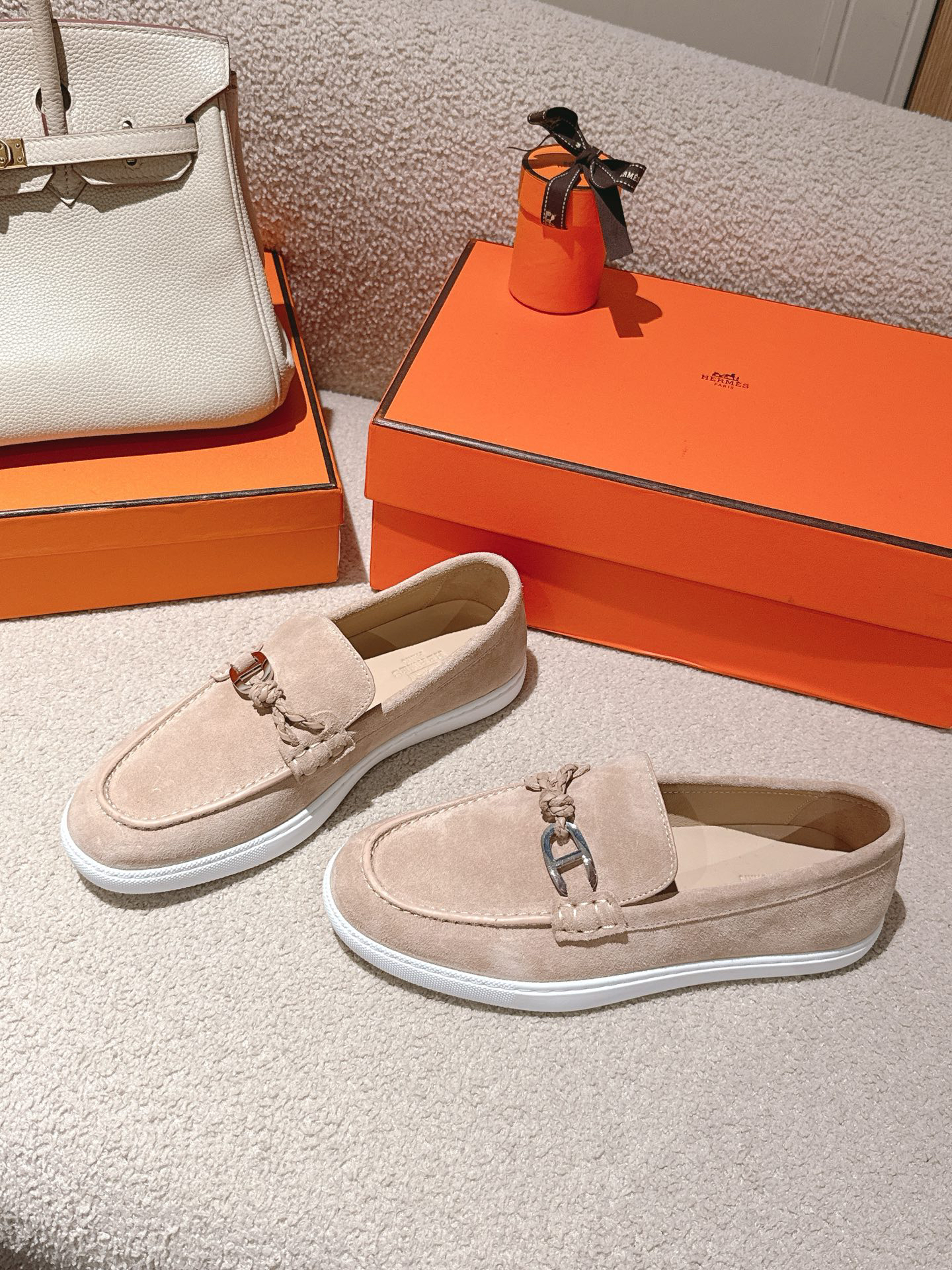 9 Hermes Lgnacio Men's Women's Casual Shoes - Image 1